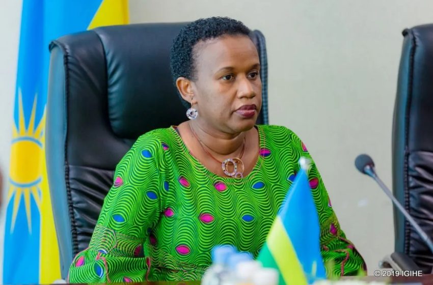  Rwanda :Inzego za leta zibujijwe kwishyura amafaranga ku wakoze amasaha y’ikirenga