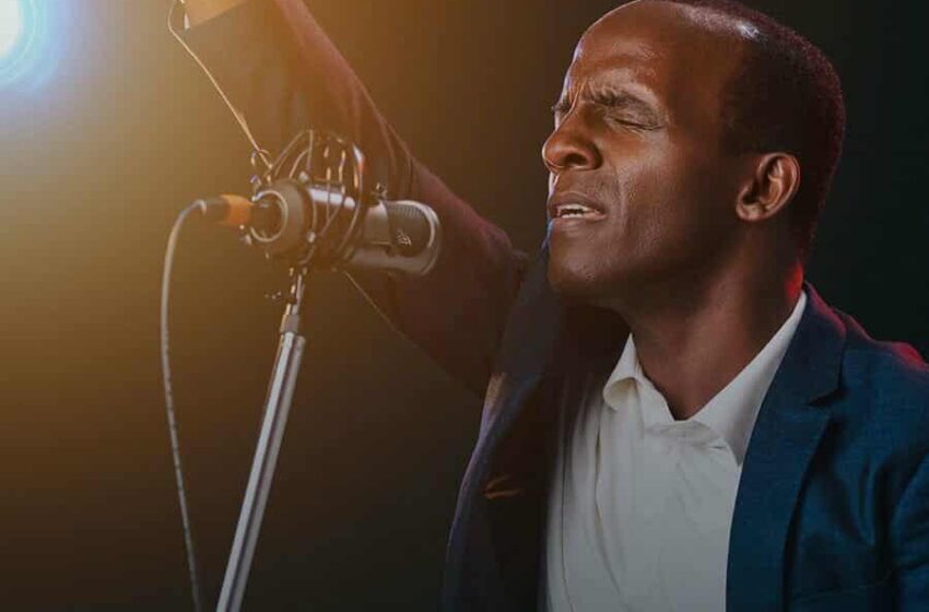 Alex Dusabe yimuye igitaramo cyo kwizihiza imyaka 25 amaze mu muziki